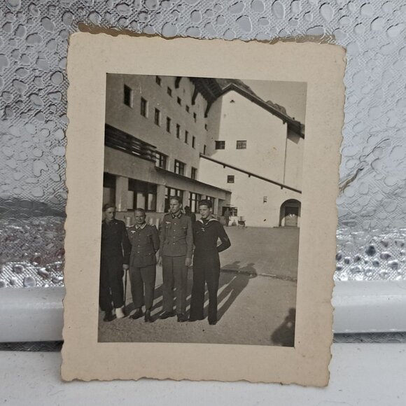 Original WWII Photograph Kriegsmarine & Wehrmacht Convalescence - Picture 1 of 4